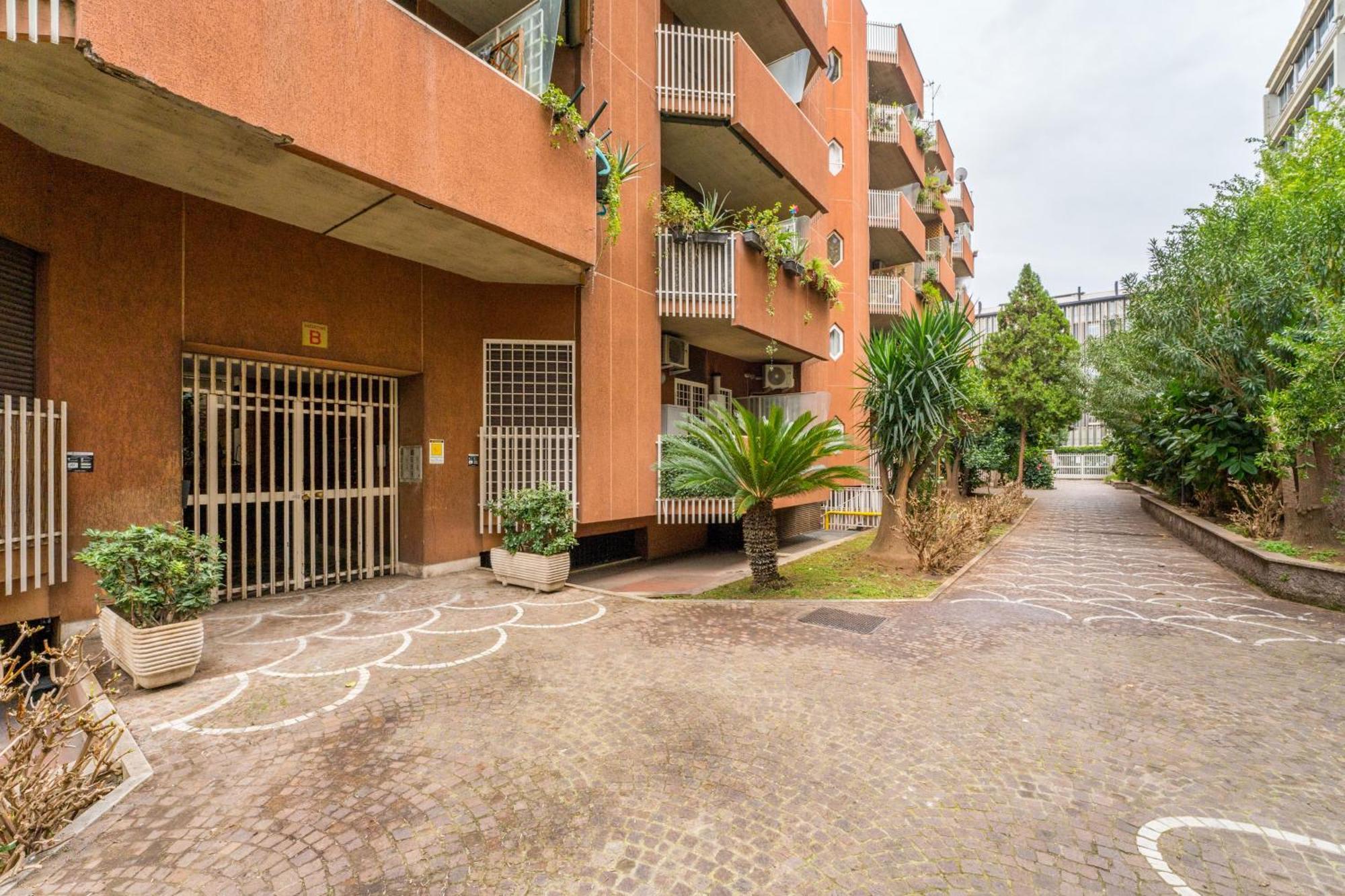 Art Maison Porta Portese, 10 Min From Trastevere Apartment Rom